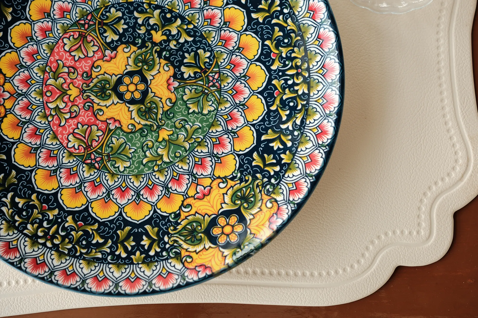 Teaser of Merry Plates